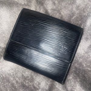 AUTHENTIC Louis Vuitton Epi Leather wallet black